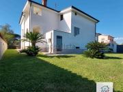 Case e ville in vendita di 383 m²