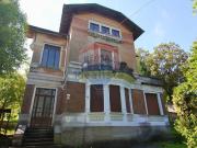 Case e ville in vendita di 383 m² in Viale Trieste, 9