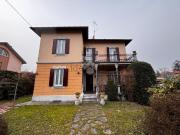 Case e ville in vendita di 385 m² in Via General...