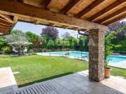 Case e ville in vendita di 385 m² in Via Mattei, 5