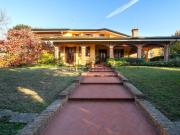 Case e ville in vendita di 390 m² in Via A. Modigliani