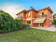 Case e ville in vendita di 390 m² in Via Cassia, 1792