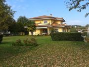 Case e ville in vendita di 390 m² in Via Comignago