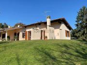 Case e ville in vendita di 390 m² in Via Monte