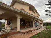 Case e ville in vendita di 390 m² in Via Prenestina