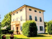 Case e ville in vendita di 390 m² in Via Roma