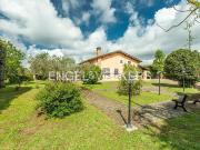Case e ville in vendita di 390 m² in Via Settevene Est