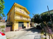 Case e ville in vendita di 396 m² in Via Capofarfa