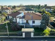 Case e ville in vendita di 397 m² in Via Giovanni Ferrari, 4