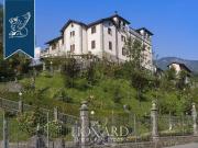 Case e ville in vendita di 4000 m²