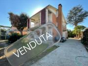 Case e ville in vendita di 400 m² in Via Castellammare