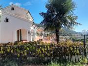 Case e ville in vendita di 400 m² in Via Crescia