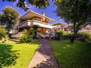 Case e ville in vendita di 400 m² in Via Giulianova