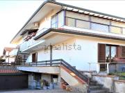 Case e ville in vendita di 400 m² in Via Molise, 8