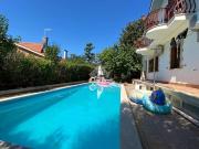 Case e ville in vendita di 400 m² in Via Monte Todi