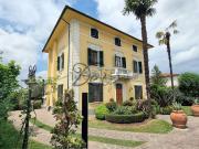 Case e ville in vendita di 400 m² in Via Puccinelli, 35