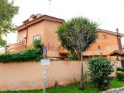 Case e ville in vendita di 400 m² in Via Teognide