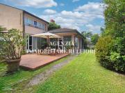 Case e ville in vendita di 400 m² in Via Vittoria Nenni, 39