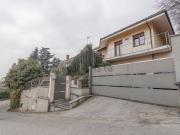 Case e ville in vendita di 400 m² in Viale delle Acacie, 15