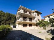 Case e ville in vendita di 402 m²