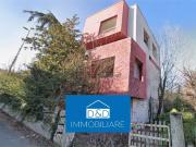 Case e ville in vendita di 402 m² in Via Grandi Pompilio, 41