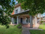 Case e ville in vendita di 410 m²