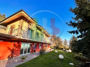 Case e ville in vendita di 410 m² in Strada Maddalena, 58