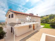 Case e ville in vendita di 410 m² in Via Padre Semeria
