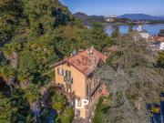 Case e ville in vendita di 411 m² in Via Angelo Cantoni, 10