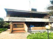 Case e ville in vendita di 413 m² in Viale dell&apos...