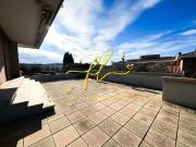 Case e ville in vendita di 416 m² in Via Pistoia