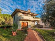 Case e ville in vendita di 420 m² in Via Di Vallemaggiore