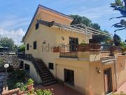Case e ville in vendita di 420 m² in Via Enna, 16