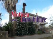 Case e ville in vendita di 420 m² in Via Rocciola Torre...