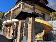 Case e ville in vendita di 420 m² in Via Ugo Foscolo