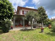 Case e ville in vendita di 423 m² in Via Italo Scotoni