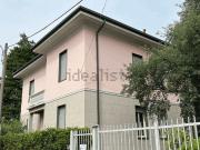 Case e ville in vendita di 424 m² in Via Alessandro...