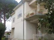 Case e ville in vendita di 424 m² in Via Giuseppe Giusti, 19