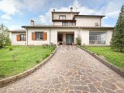 Case e ville in vendita di 425 m² in Strada Teverina