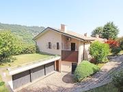 Case e ville in vendita di 428 m² in Via dei Corni