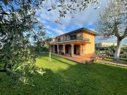 Case e ville in vendita di 429 m² in Via Orti di Villa...