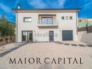 Case e ville in vendita di 430 m² in Via Coghinas