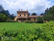 Case e ville in vendita di 430 m² in Via della Giustiniana