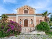 Case e ville in vendita di 430 m² in Via Napoli, 5