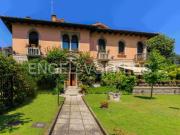 Case e ville in vendita di 430 m² in Via Negroponte