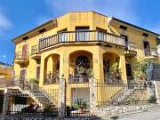 Case e ville in vendita di 431 m² in Via Camaro in...