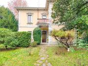 Case e ville in vendita di 432 m² in Via Leonardo Da...
