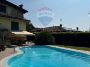 Case e ville in vendita di 432 m² in Via Monte Nevoso, 4