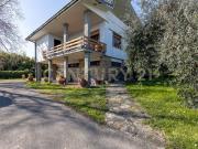 Case e ville in vendita di 433 m² in Via delle Ville, 651