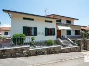 Case e ville in vendita di 433 m² in Via Ernesto Rossi